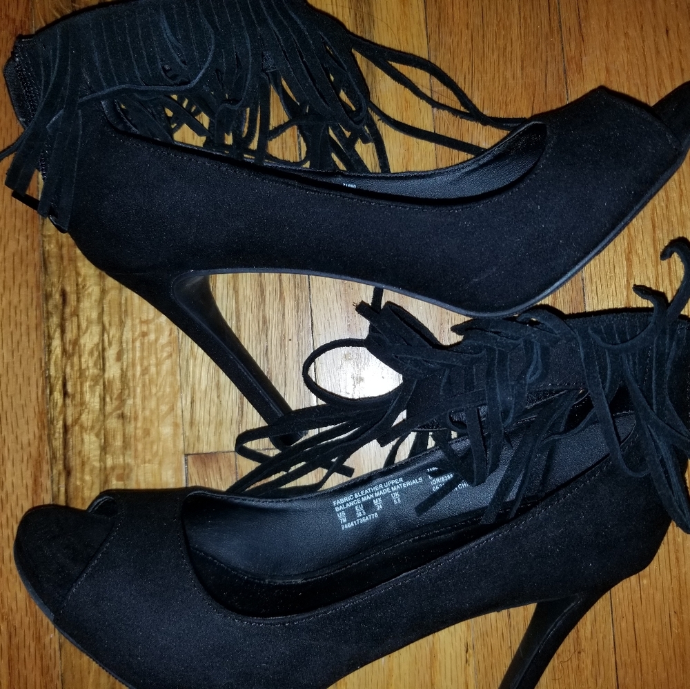 Fringe Heels - Picture 2 of 4